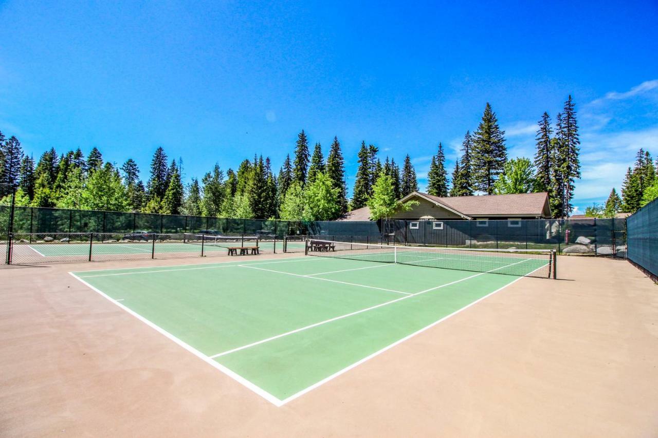 מק'קול Cottage Court Condo מראה חיצוני תמונה